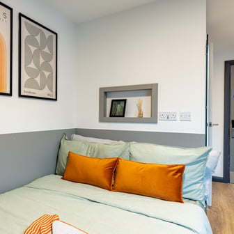 Silver En Suite - Image 2